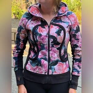 Lululemon RARE Scuba Zip Up Hoodie in Secret Garden floral print/pattern  SZ 12
